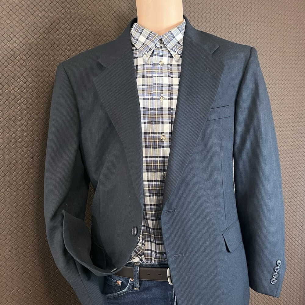 Barrington Dark Blue Pinstripe Two‎ Button Collared Ventless Blazer Size 42S